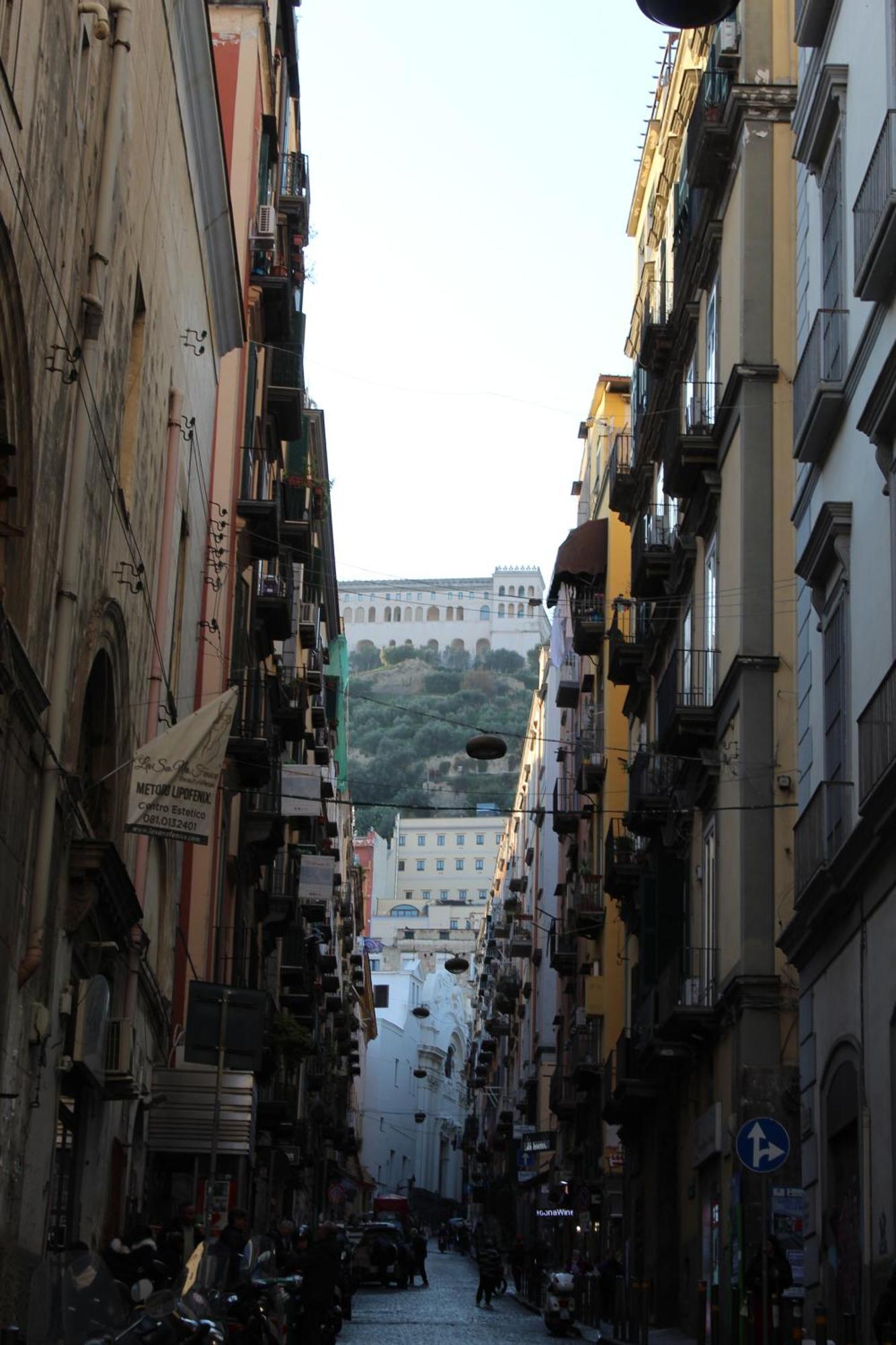 Blackwoody Contemporary Rooms - Napoli Centro Storico Via Toledo Bagian luar foto